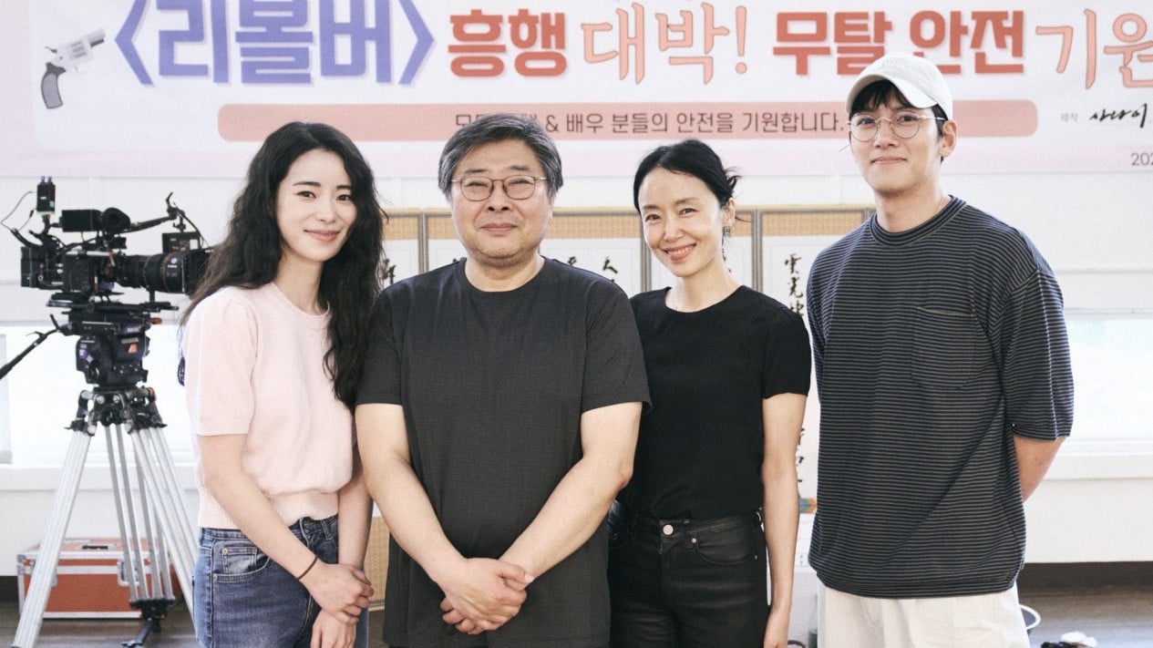 Akhrinya Trio Ini Kembali Beraksi, Cek Sinopsis Film Revolver